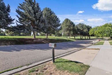 Welcome to Your Dream Townhome in Eagle, Idaho Nestled in the on Eagle Hills Golf Course in Idaho - for sale on GolfHomes.com, golf home, golf lot