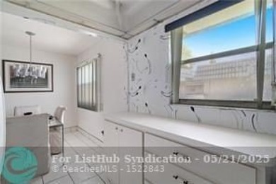 ELEGANT 2/2 APARTMENT AT DESIRABLE KINGS POINT WITH SPECTACULAR on Kings Point Golf - Executive in Florida - for sale on GolfHomes.com, golf home, golf lot