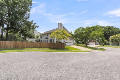 Beautifully Updated Home in Crowfield Plantation - Garden Oasis on Crowfield Golf and Country Club in South Carolina - for sale on GolfHomes.com, golf home, golf lot