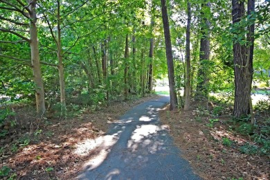 Beautifully Updated Home in Crowfield Plantation - Garden Oasis on Crowfield Golf and Country Club in South Carolina - for sale on GolfHomes.com, golf home, golf lot