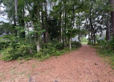 Outstanding buidable lot on desirable Dataw Island. Dataw Island on Dataw Island Club in South Carolina - for sale on GolfHomes.com, golf home, golf lot