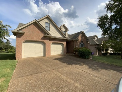 Four bedroom home, with master and 2nd bedroom on main level on CrossWinds Golf Course in Kentucky - for sale on GolfHomes.com, golf home, golf lot
