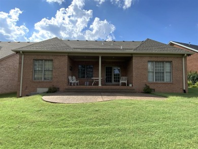 Four bedroom home, with master and 2nd bedroom on main level on CrossWinds Golf Course in Kentucky - for sale on GolfHomes.com, golf home, golf lot