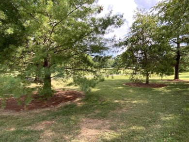 Four bedroom home, with master and 2nd bedroom on main level on CrossWinds Golf Course in Kentucky - for sale on GolfHomes.com, golf home, golf lot