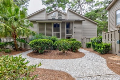 Beautifully maintained and ideally situated, this 1 bed, 1.5 on Palmetto Dunes Golf Course and Resort in South Carolina - for sale on GolfHomes.com, golf home, golf lot