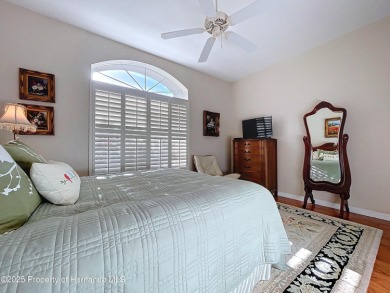 Spacious, gracious 2/2/2 + den pool home, on 14th green of on Silverthorn Country Club in Florida - for sale on GolfHomes.com, golf home, golf lot