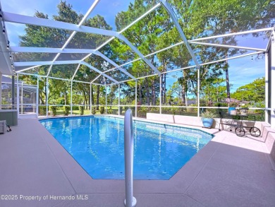 Spacious, gracious 2/2/2 + den pool home, on 14th green of on Silverthorn Country Club in Florida - for sale on GolfHomes.com, golf home, golf lot