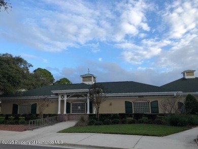 Spacious, gracious 2/2/2 + den pool home, on 14th green of on Silverthorn Country Club in Florida - for sale on GolfHomes.com, golf home, golf lot