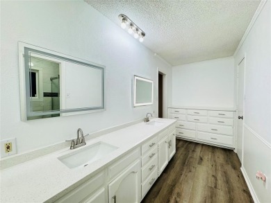 Over 2,600SF Single Story Home with 4 Bedrooms, 3 Bathrooms, 2 on Lake Arlington Golf Course in Texas - for sale on GolfHomes.com, golf home, golf lot