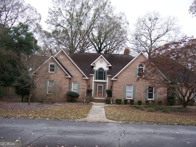Need some room this is it !!! 5 Bdrm 3 Bth all Brick home. Huge on Landings Golf Club in Georgia - for sale on GolfHomes.com, golf home, golf lot