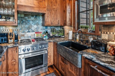 PREMIUM GOLF COTTAGE AT PRESTIGIOUS BLACK ROCK. Privately on The Golf Club at Black Rock in Idaho - for sale on GolfHomes.com, golf home, golf lot