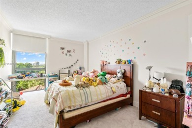 Remodeled 2 bedroom in the heart of Aventura. Double door foyer on Turnberry Isle Resort and Club in Florida - for sale on GolfHomes.com, golf home, golf lot