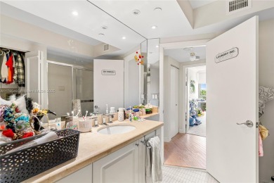 Remodeled 2 bedroom in the heart of Aventura. Double door foyer on Turnberry Isle Resort and Club in Florida - for sale on GolfHomes.com, golf home, golf lot