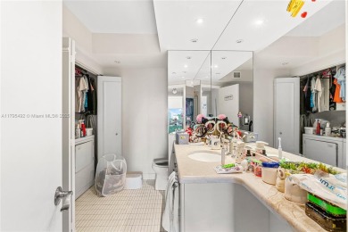 Remodeled 2 bedroom in the heart of Aventura. Double door foyer on Turnberry Isle Resort and Club in Florida - for sale on GolfHomes.com, golf home, golf lot