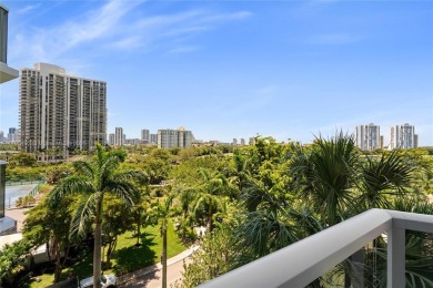 Remodeled 2 bedroom in the heart of Aventura. Double door foyer on Turnberry Isle Resort and Club in Florida - for sale on GolfHomes.com, golf home, golf lot