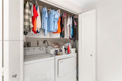 Remodeled 2 bedroom in the heart of Aventura. Double door foyer on Turnberry Isle Resort and Club in Florida - for sale on GolfHomes.com, golf home, golf lot