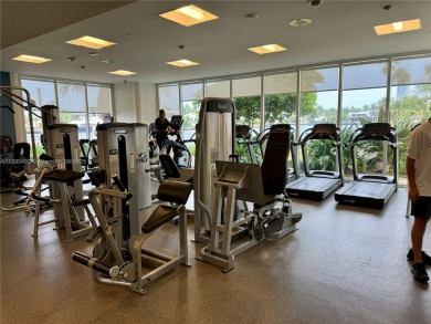 Remodeled 2 bedroom in the heart of Aventura. Double door foyer on Turnberry Isle Resort and Club in Florida - for sale on GolfHomes.com, golf home, golf lot
