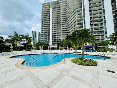 Remodeled 2 bedroom in the heart of Aventura. Double door foyer on Turnberry Isle Resort and Club in Florida - for sale on GolfHomes.com, golf home, golf lot