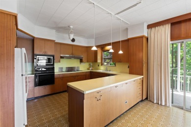 BOAT o SWIM o FISH o TENNIS o GOLF -- Experience the ultimate on Mahopac Golf Club in New York - for sale on GolfHomes.com, golf home, golf lot