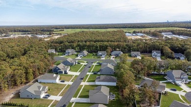 Harbor Pines Beauty! Pristine DR Horton Hadley Model, spacious on Harbor Pines Golf Club in New Jersey - for sale on GolfHomes.com, golf home, golf lot