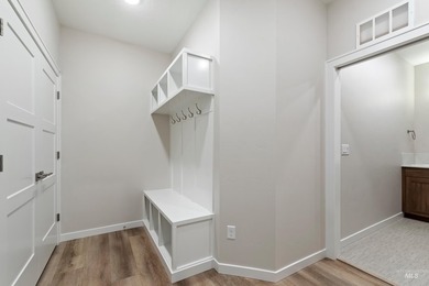 The Mirage by Pioneer Homes is a charming single level home with on Hunters Point Golf Club in Idaho - for sale on GolfHomes.com, golf home, golf lot