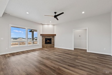 The Mirage by Pioneer Homes is a charming single level home with on Hunters Point Golf Club in Idaho - for sale on GolfHomes.com, golf home, golf lot