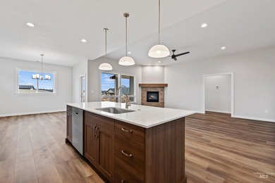 The Mirage by Pioneer Homes is a charming single level home with on Hunters Point Golf Club in Idaho - for sale on GolfHomes.com, golf home, golf lot