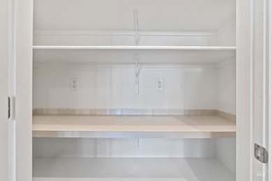 The Mirage by Pioneer Homes is a charming single level home with on Hunters Point Golf Club in Idaho - for sale on GolfHomes.com, golf home, golf lot