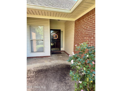 A charming abode at 131 St. James: located in the highly on Grenada Country Club in Mississippi - for sale on GolfHomes.com, golf home, golf lot