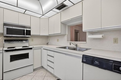 ASSOC REQUIRES 15% DOWN & 1 OCCUP on Wynmoor Golf Course in Florida - for sale on GolfHomes.com, golf home, golf lot