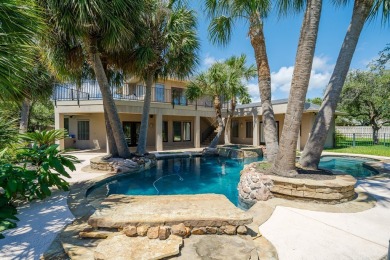 *Fabulous Tropical Oasis!* This gorgeous pool & hot tub with on Rockport Country Club in Texas - for sale on GolfHomes.com, golf home, golf lot