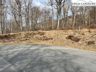 PRIVATE location at the end of Moss Rock Lane on Sugar Mountain on Sugar Mountain Golf Course in North Carolina - for sale on GolfHomes.com, golf home, golf lot