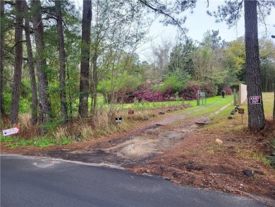 The price of PEACE, PRIVACY, SECURITY! 3 Bedroom 1 bathroom with on High Pointe Golf Club in Alabama - for sale on GolfHomes.com, golf home, golf lot