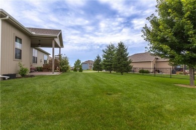 TRUE RANCH  LIVE ON ONE LEVEL! Former MODEL HOME: Oak hardwood on Paradise Pointe Golf Complex in Missouri - for sale on GolfHomes.com, golf home, golf lot