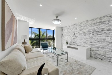 BACK ON MARKET - BUYER DEFAULT AFTER HOA APPROVAL! RENOVATED on Hollybrook Golf and Tennis Club  in Florida - for sale on GolfHomes.com, golf home, golf lot