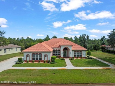 Located in Glen Lakes, this impeccably maintained 2000 built on Glen Lakes Country Club in Florida - for sale on GolfHomes.com, golf home, golf lot