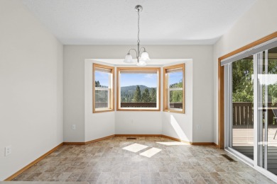 Discover peace, privacy, and panoramic beauty in this 3-bedroom on  in Washington - for sale on GolfHomes.com, golf home, golf lot