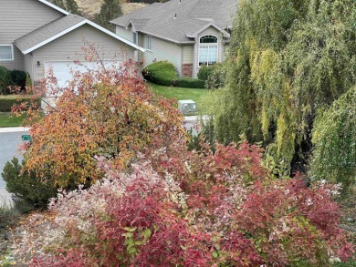 Discover peace, privacy, and panoramic beauty in this 3-bedroom on  in Washington - for sale on GolfHomes.com, golf home, golf lot
