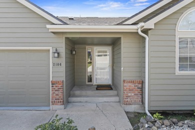 Discover peace, privacy, and panoramic beauty in this 3-bedroom on  in Washington - for sale on GolfHomes.com, golf home, golf lot