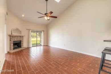 DON'T MISS this Beautiful Renovated Single-Story Townhouse in on Spruce Creek Golf Club in Florida - for sale on GolfHomes.com, golf home, golf lot