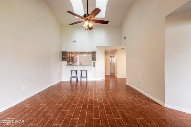 DON'T MISS this Beautiful Renovated Single-Story Townhouse in on Spruce Creek Golf Club in Florida - for sale on GolfHomes.com, golf home, golf lot