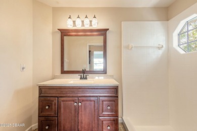 DON'T MISS this Beautiful Renovated Single-Story Townhouse in on Spruce Creek Golf Club in Florida - for sale on GolfHomes.com, golf home, golf lot