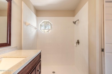 DON'T MISS this Beautiful Renovated Single-Story Townhouse in on Spruce Creek Golf Club in Florida - for sale on GolfHomes.com, golf home, golf lot