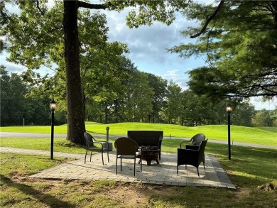 Live the Heritage Hills Lifestyle in this pristine Armonk unit on Somers Pointe Golf Club - West Hill in New York - for sale on GolfHomes.com, golf home, golf lot