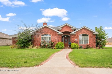 This spacious Country Club home boasts a prime location on a on Hillcrest Country Club in Texas - for sale on GolfHomes.com, golf home, golf lot