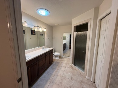 Spacious 3BR+sunroom, 2.5 Bathrooms home in the highly desirable on Chiefland Golf and Country Club in Florida - for sale on GolfHomes.com, golf home, golf lot
