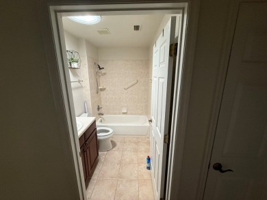 Spacious 3BR+sunroom, 2.5 Bathrooms home in the highly desirable on Chiefland Golf and Country Club in Florida - for sale on GolfHomes.com, golf home, golf lot