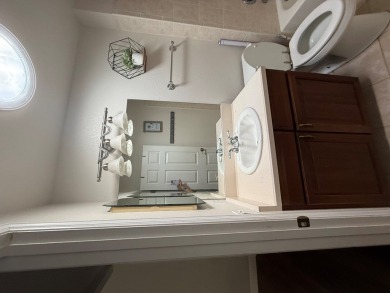 Spacious 3BR+sunroom, 2.5 Bathrooms home in the highly desirable on Chiefland Golf and Country Club in Florida - for sale on GolfHomes.com, golf home, golf lot