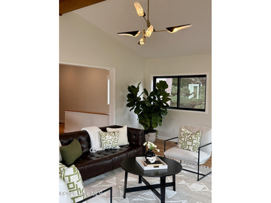 Overlooking Pinehurst Golf Course #3, Hole #7, this renovated on Pinehurst Resort and Country Club in North Carolina - for sale on GolfHomes.com, golf home, golf lot