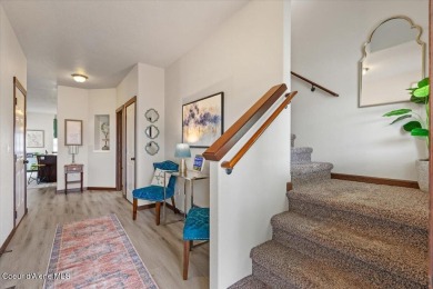 Beautiful 3-bedroom home in sought-after Post Falls on Prairie Falls Golf Club in Idaho - for sale on GolfHomes.com, golf home, golf lot